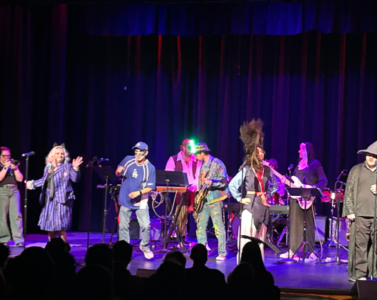 7 Performers from spectrum laboratories onstage